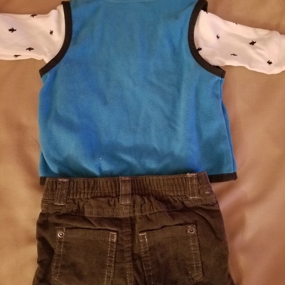 Winter baby boy outfits & Halloween bib & booties - Picture 2 of 7